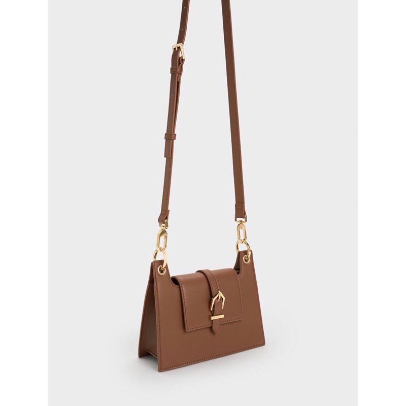C belted frontflap