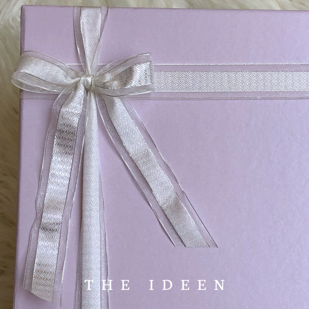 THE IDEEN - 016-02 | HARD BOX PINK 25×25×7,5 FREE KARTU UCAPAN DAN KERTAS CACAH | KOTAK KADO PARCEL HADIAH ULANG TAHUN AESTHETIC | PACKAGING SOUVENIR NATAL LEBARAN | KOTAK HAMPERS BAYI CEWEK COWOK BRIDESMAID GROOMSMEN SERBAGUNA