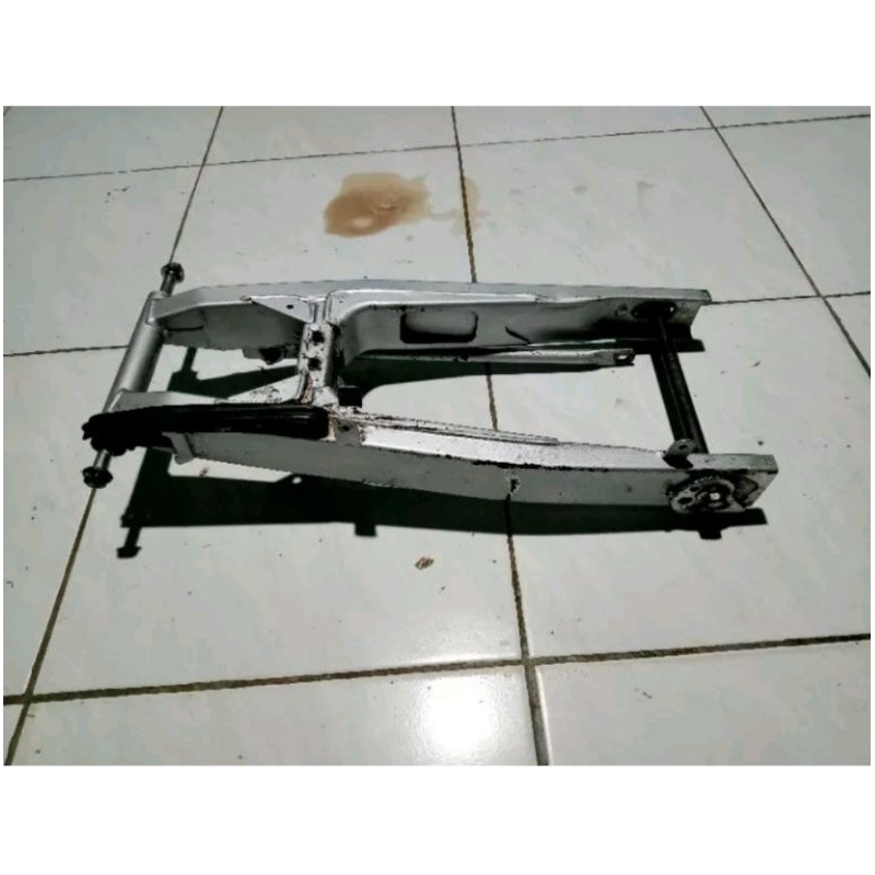 swing arm yamaha vixion old ORIGINAL