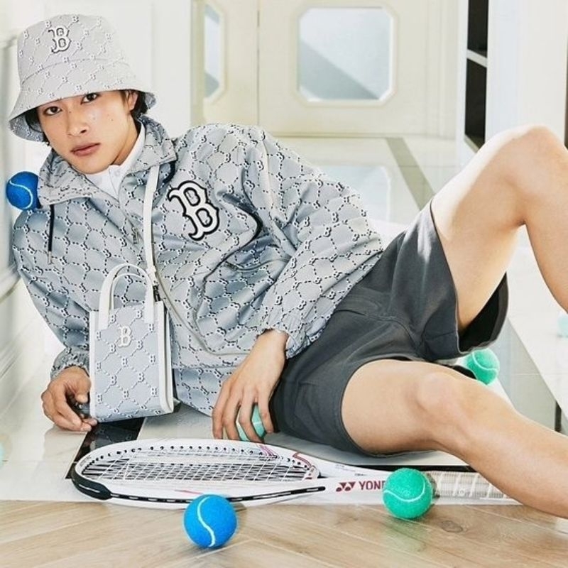 M*LB Dia Mono Jacquard Phone Pouch Boston Red Sox / New York Yankees UNISEX untuk pria wanita