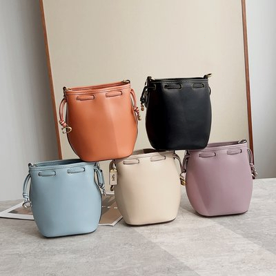 New Coach 🇺🇸 Original CJ835 Camila Bucket Bag Women Crossbody Drawstring Handbag with Full Set of Coach Package