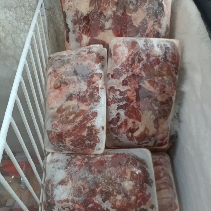 

Tetelan Daging Sapi Beef Yosinoya 500gr