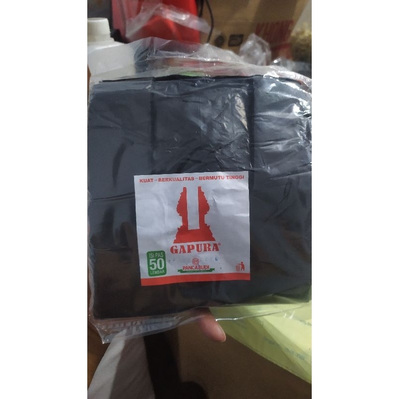 Kantong Plastik Kresek Gapura Hitam Kecil Ukuran 15 Satu Pack Isi 50 Lembar
