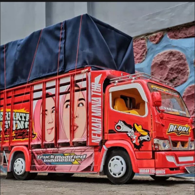 miniatur truk oleng canter mania ful variasi