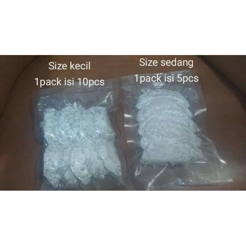 

cireng frozen isi ayam suwir pedas isi 10 pcs dan 5 pcs kemasan vacuum