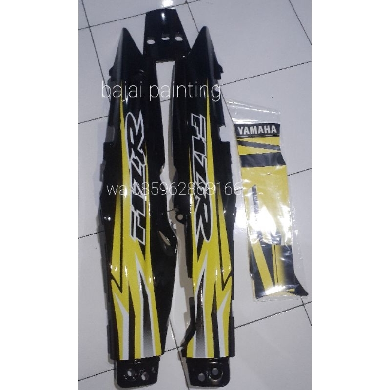 cover body belakang fizr hitam