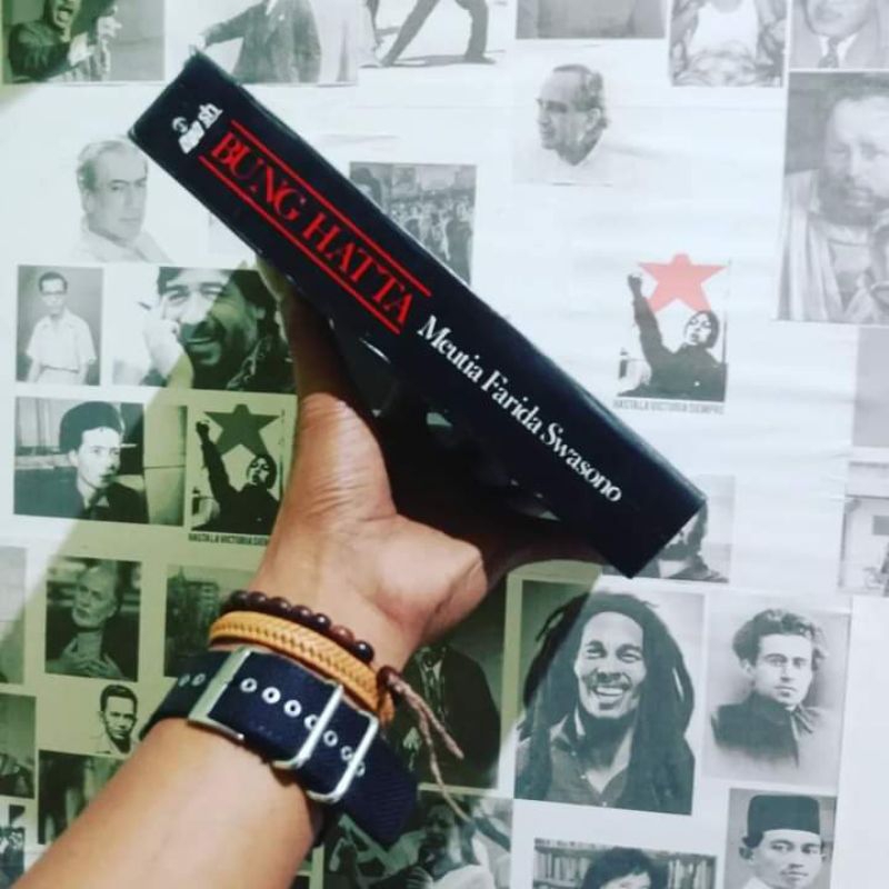 Mohammad Hatta | Memoir | Pribadinya dalam Kenangan | Untuk Negeriku | Menjawab | Rasionalisasi | De