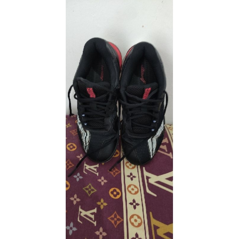 sepatu second badminton lining saga