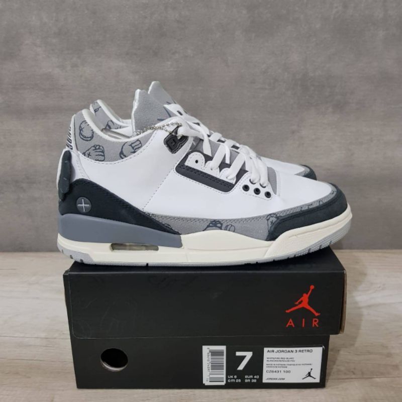 Sepatu Nike Air Jordan 3 Kaws