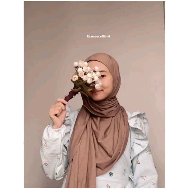 Preloved Safeea dress by Ezameer