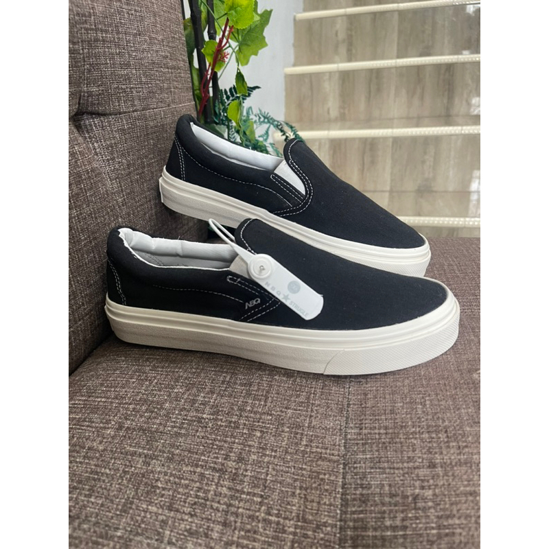 SEPATU SNEAKER SLIPON NBQ STRUGLE BLACK OG