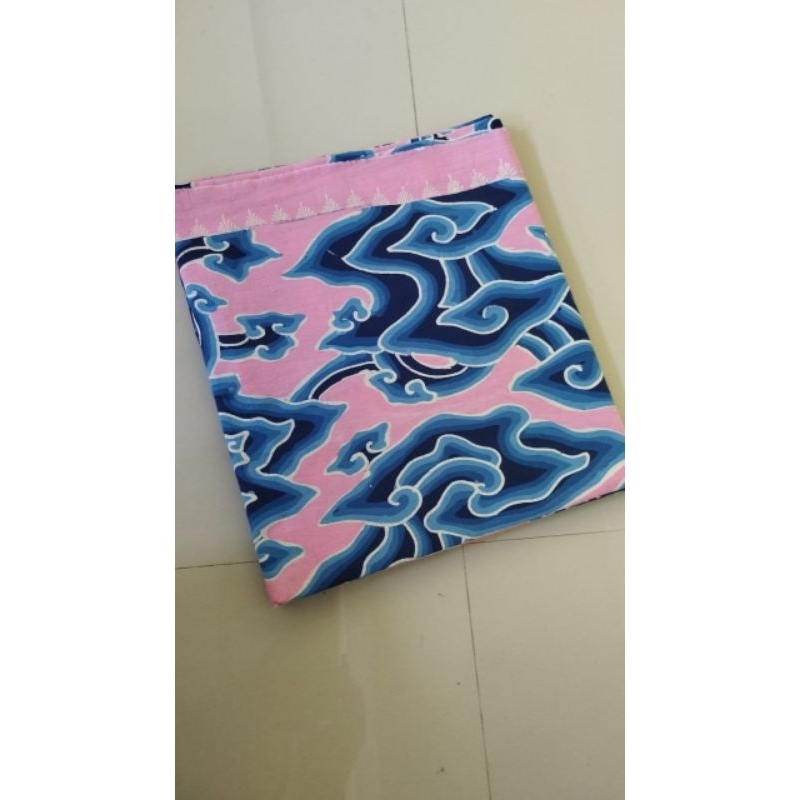 Batik Tulis Mega Mendung Batik Mega Mendung Khas Cirebon