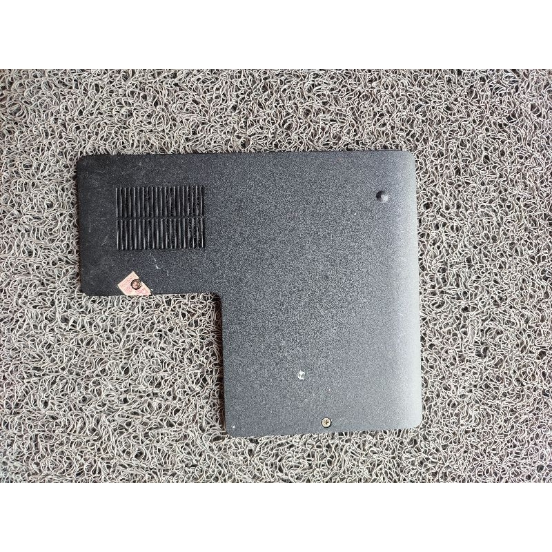 Tutup Casing Bawah Buttom Case Toshiba L840 M840