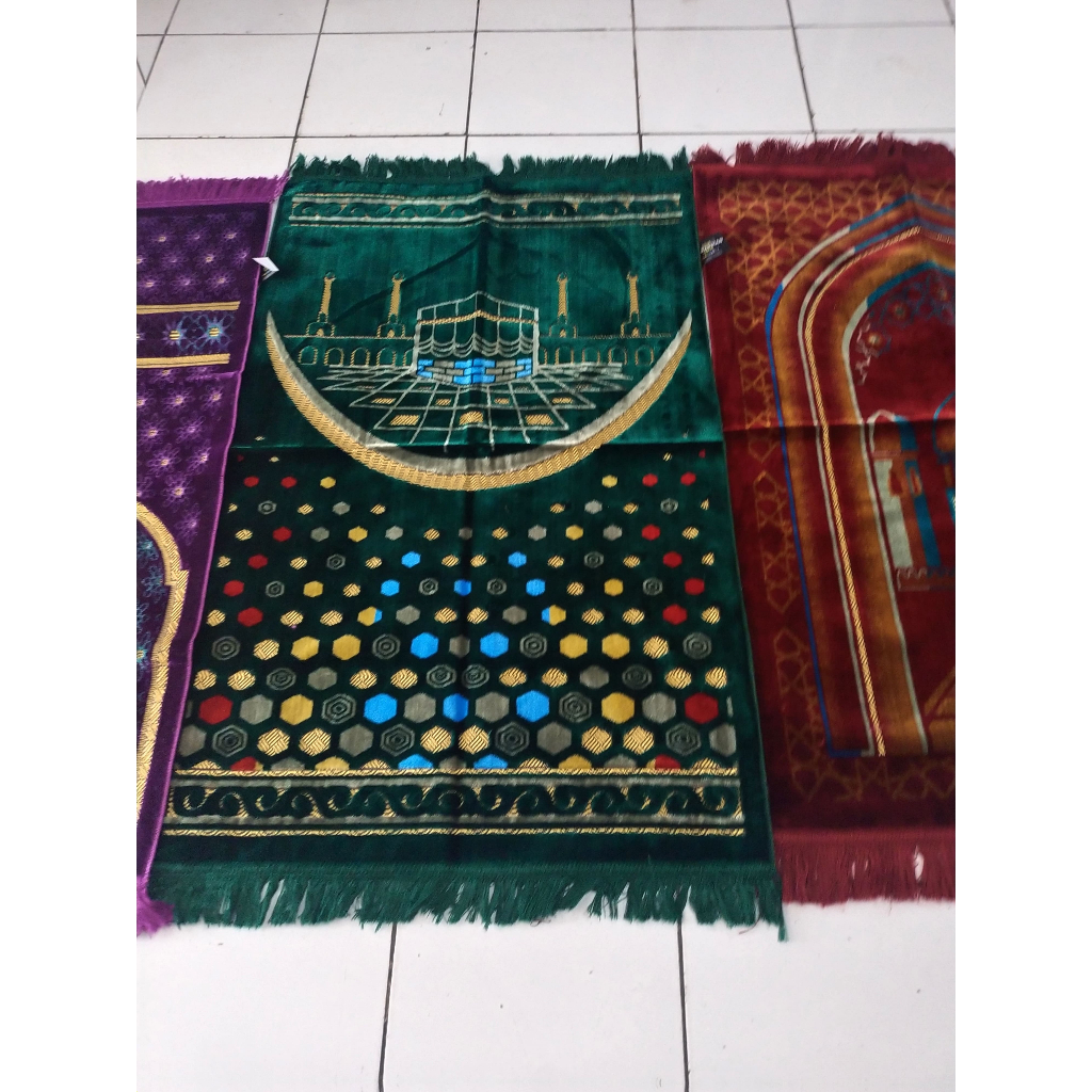 Sejadah karpet AR_Rahamn Gold ukuran 75 x 110 bahan bludru