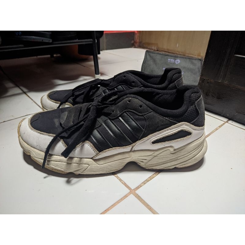 Sepatu adidas x torsion