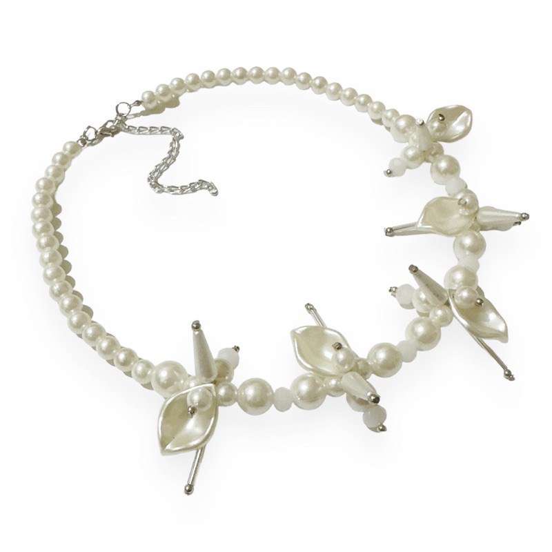 Inara Crystal Pearl Flowery Necklace Kalung Mutiara Panjang Kelopak Bunga Hijab Friendly