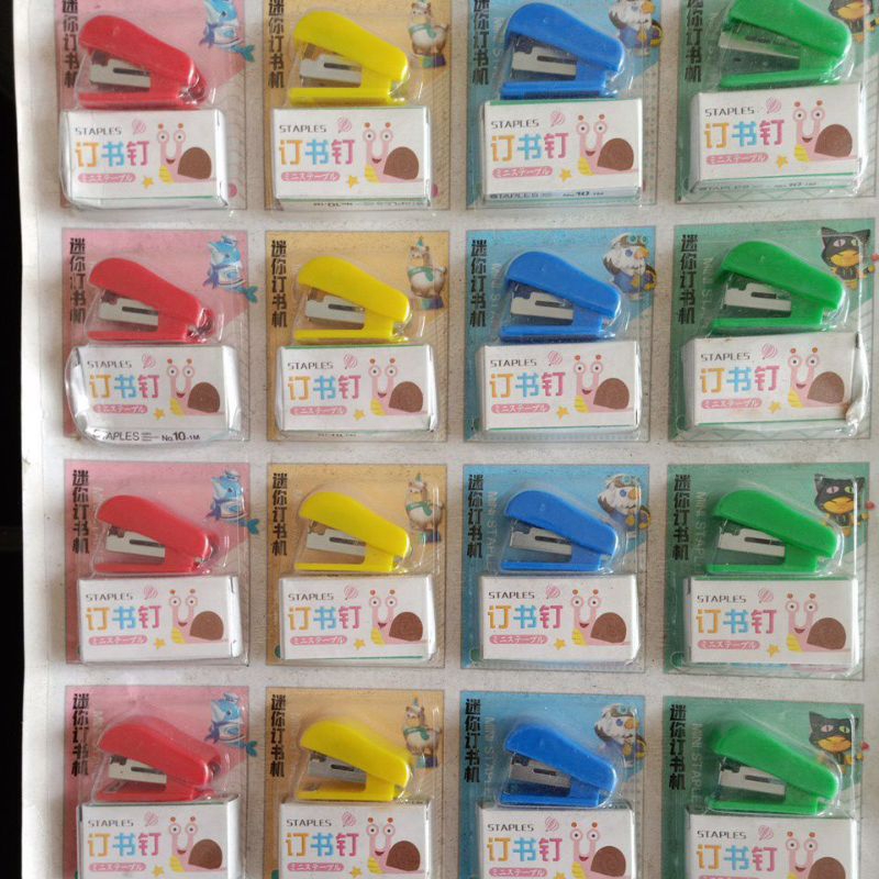 

ACCECORIES Mini stapler set isi