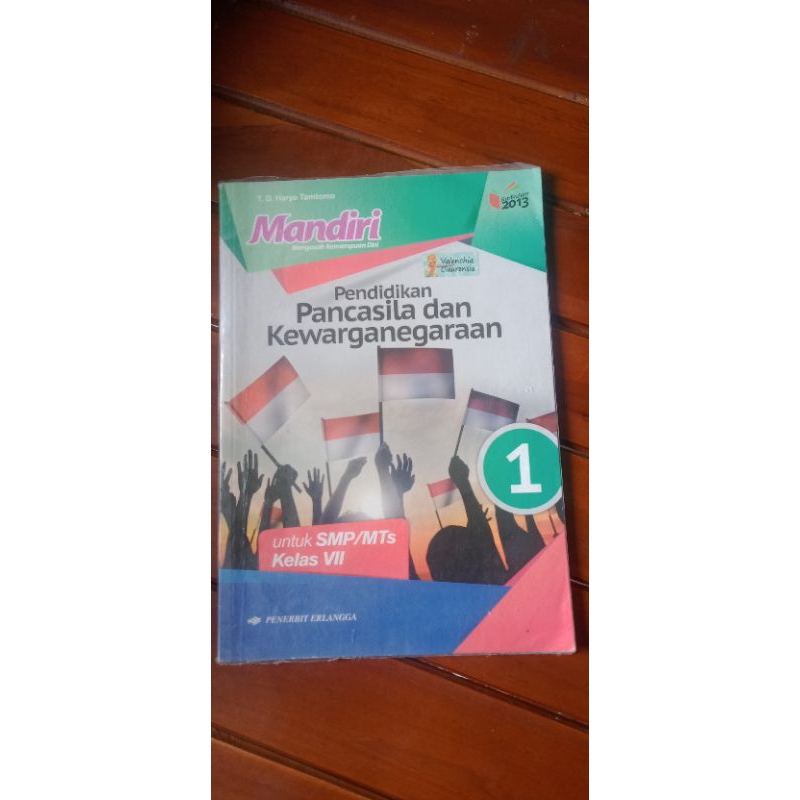 BUKU PENDIDIKAN PANCASILA DAN KEWARGANEGARAAN - T.D. HARYO TAMTOMO
