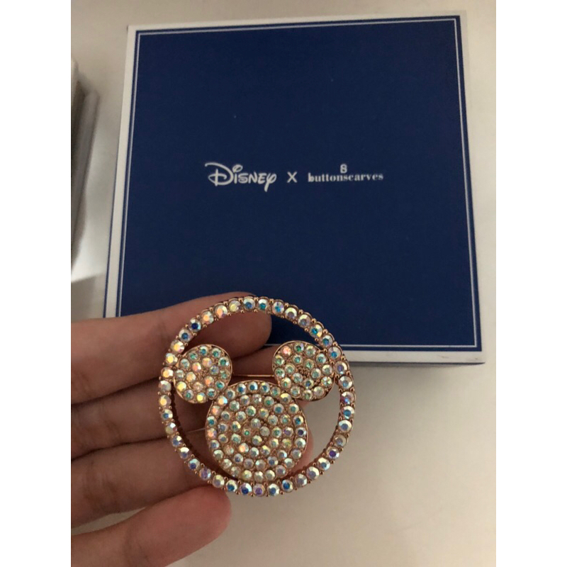 buttonscarves/brooch/disney