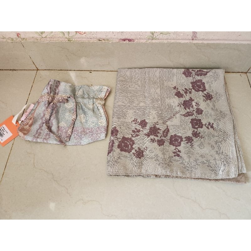 Preloved Pasaman Scarf Ria Miranda