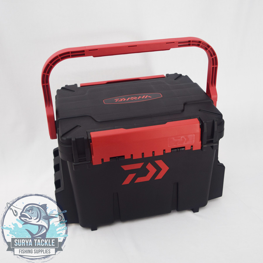 BOX TACKLE DAIWA TB 7000 - Red Black
