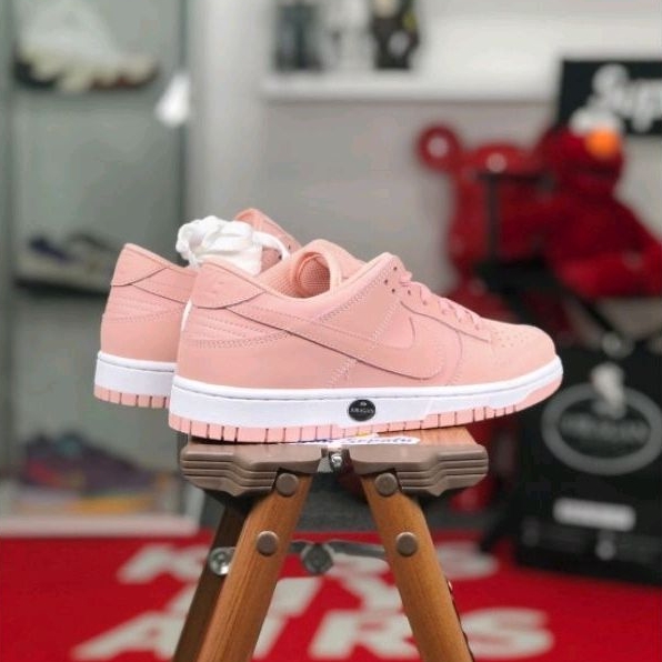 Nike Dunk Low PRM &quot;Pink Oxford&quot;