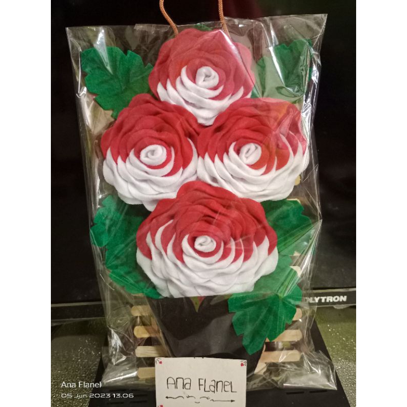 Hiasan stik es krim merah putih/Kain flanel/ukuran P 29cm L15cm