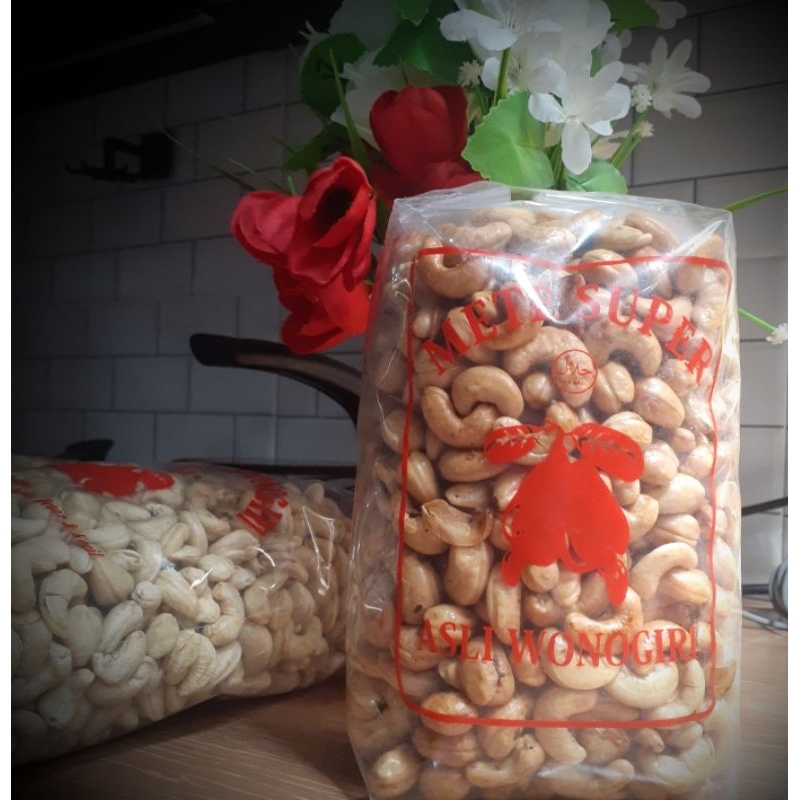 

Kacang Mete Asli Wonogiri Enak Gurih 1 Kg (Matang Atau Mentah)