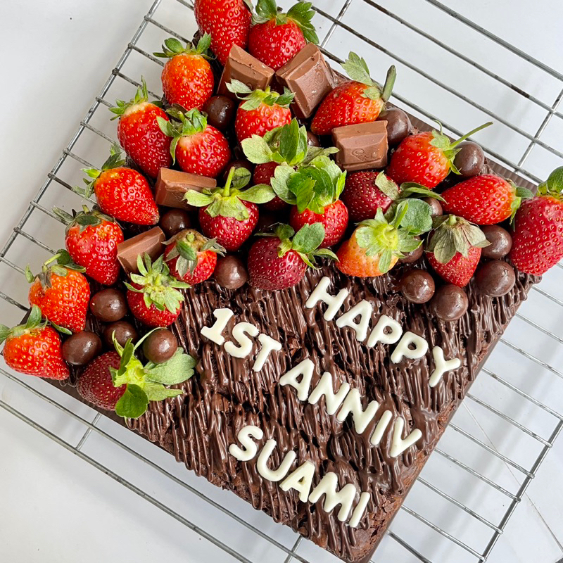 

Birthday Brownies Cake | Custom Brownies Decor