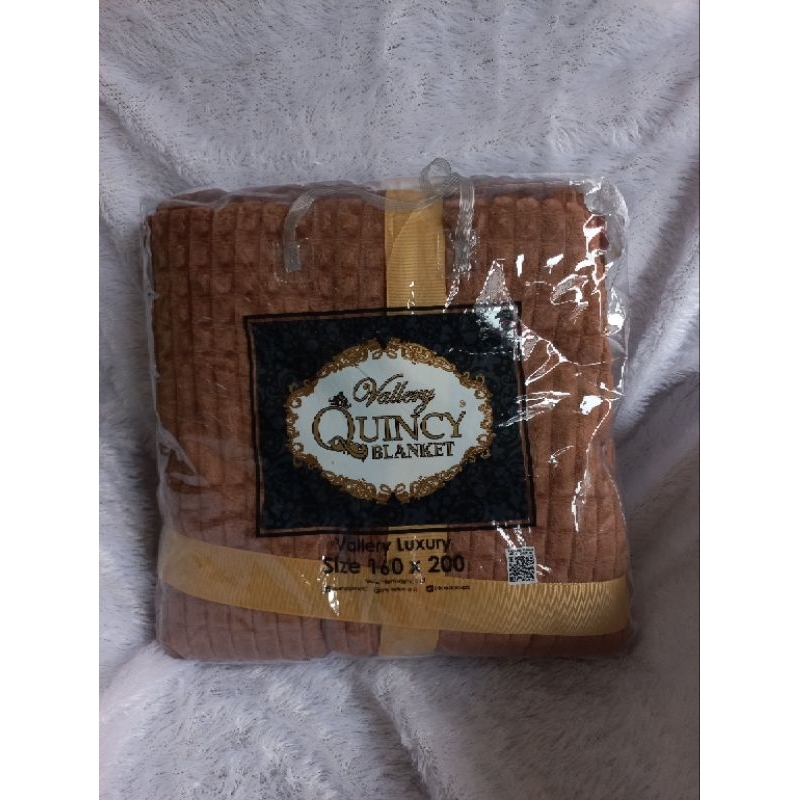 Vallery Quincy Selimut