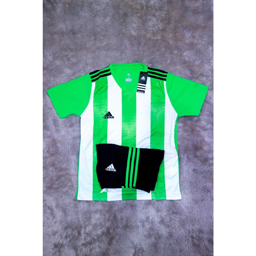 FULL SET BAJU FUTSAL SEPAK BOLA HIJAU GARIS-GARIS PUTIH IMPORT GO