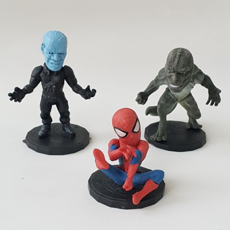 Mainan figure spiderman