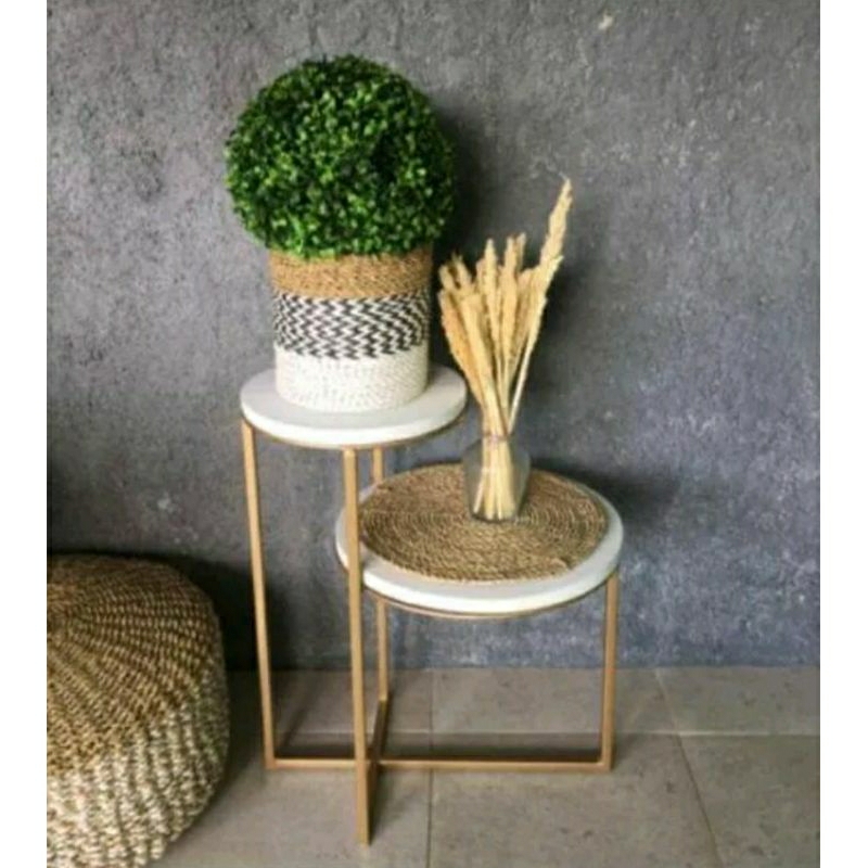 Meja sudut unik /meja pajangan kecil