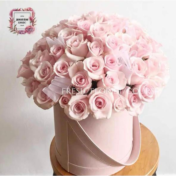 

Flower Box / Bloom Box Bulat - Bloom Box Round - Gift Box Bulat - Round Flower Box - Box Bunga diameter 18 cm | BE07BI08M