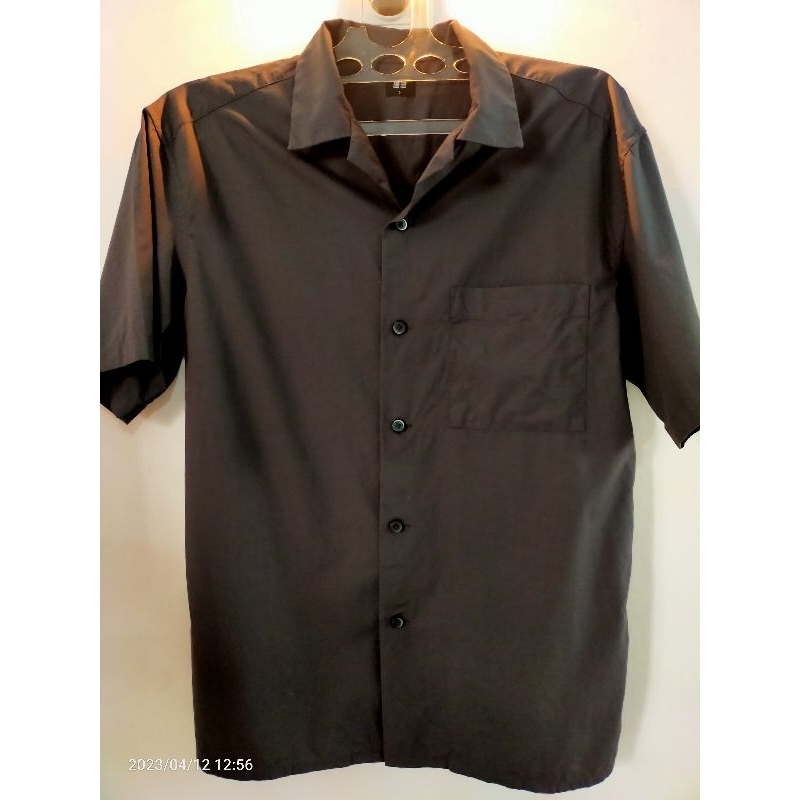 Kemeja Katun Modal Kerah Terbuka PRELOVED UNIQLO