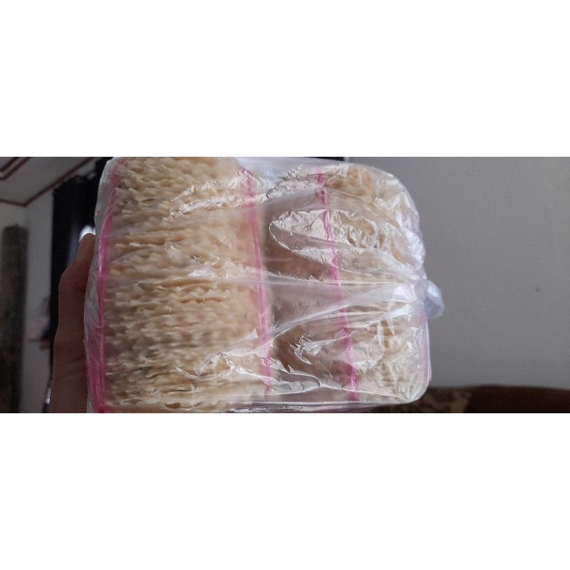 

Kerupuk Rigi Tebal/Kerupuk mentah/Kerupuk Khas Pandam Gadang/Isi 100 lembar/Oleh Oleh Pandam Gadang