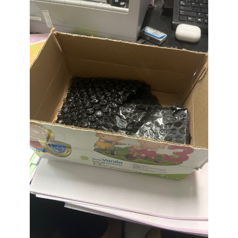 

packing kardus dan bubble wrap