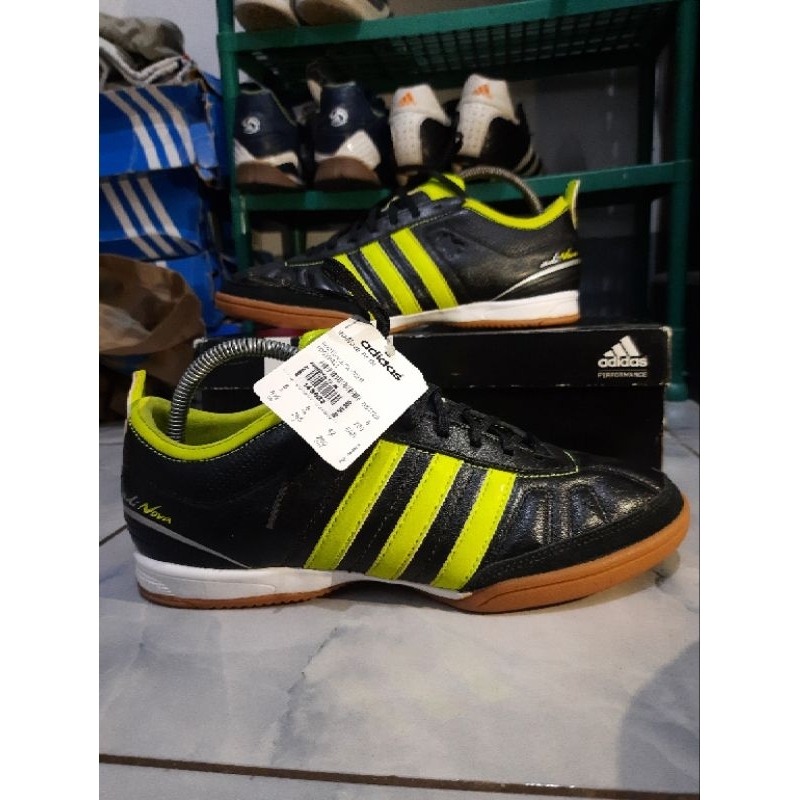 Sepatu Futsal Adidas Adinova
