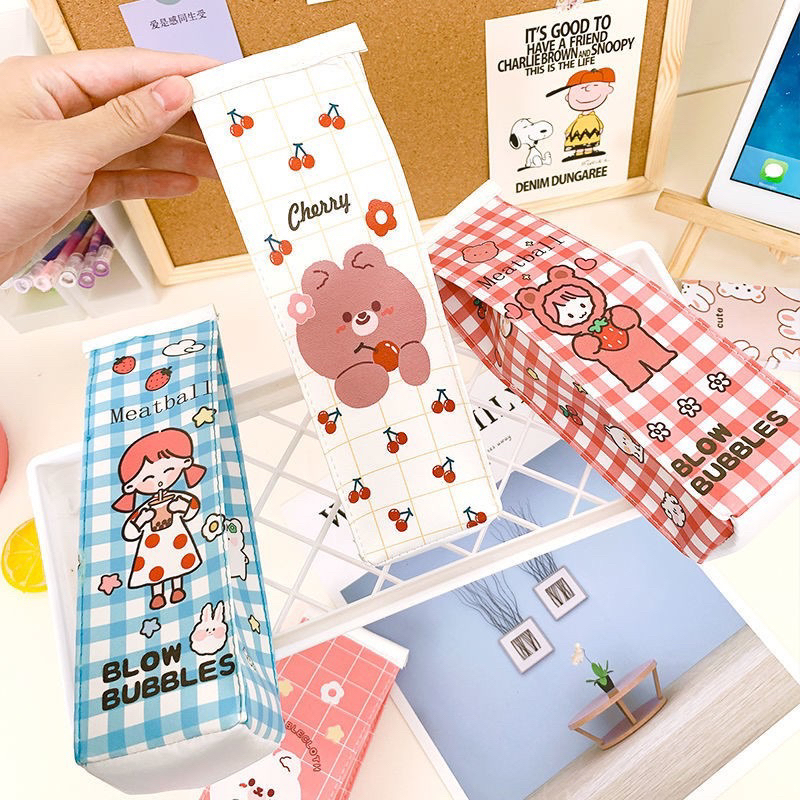 

Tempat Pensil Karakter Girl x Bear