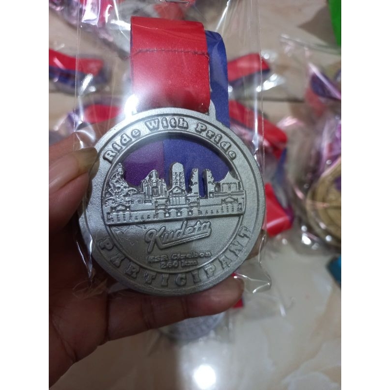 

Medali Cor min order 100pc+ tali custom