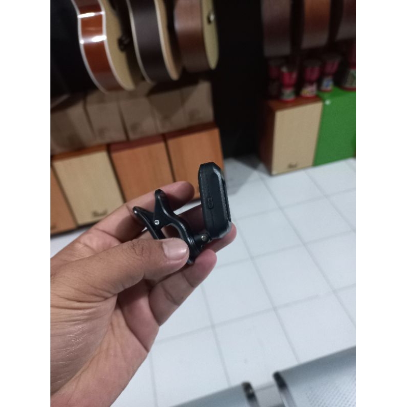 TUNER DIGITAL UNTUK GITAR BASS BIOLA ALAT STEM