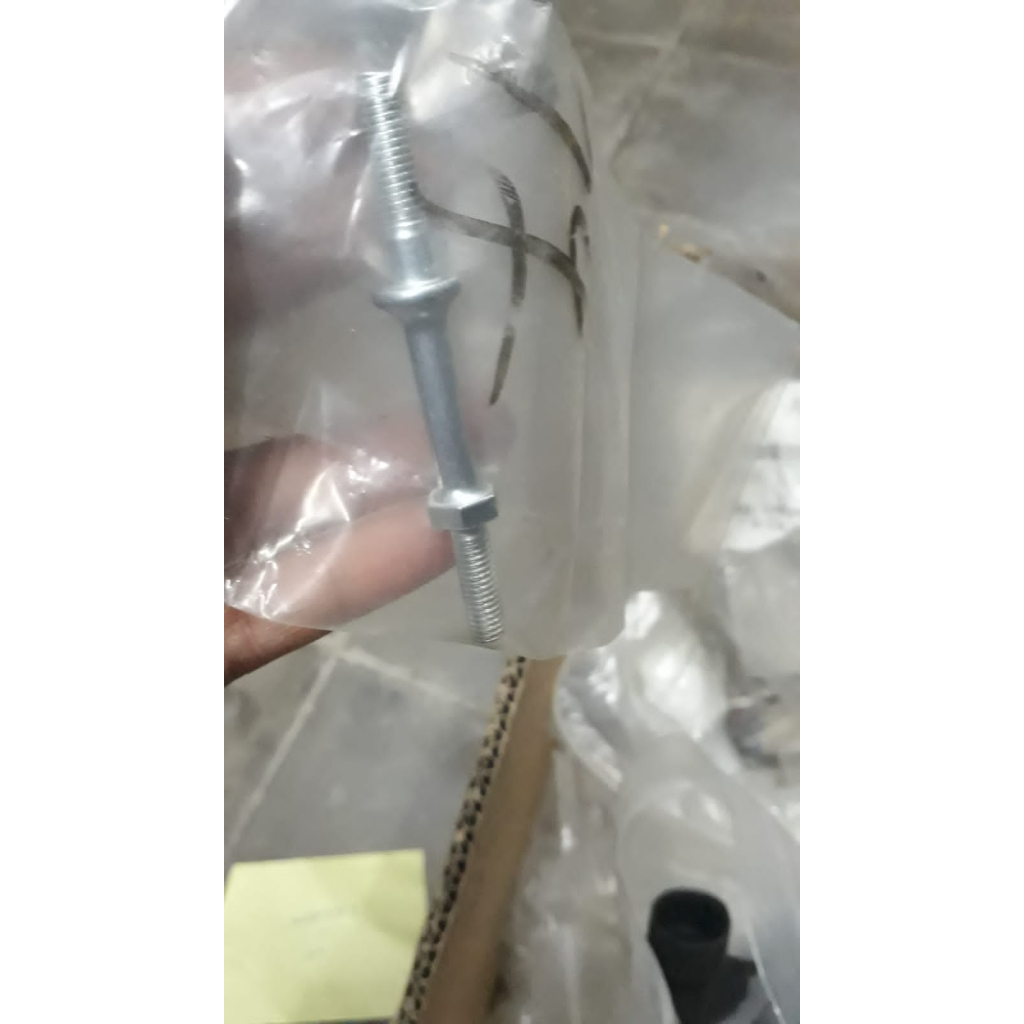 Stay Stud Mesin Potong Rumput Dorong Rover Endeavour OHV 910