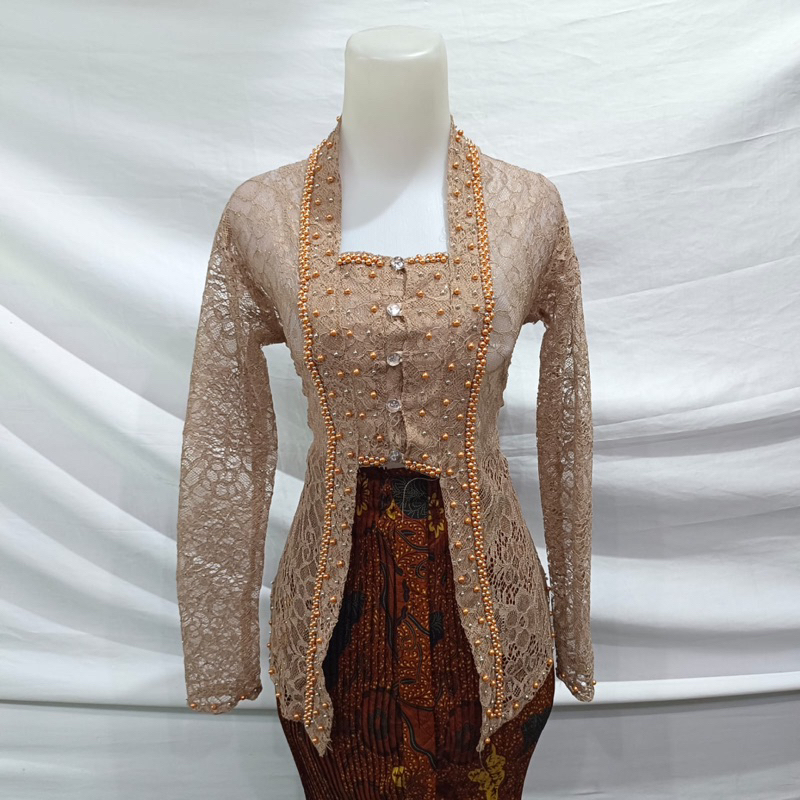 kebaya broklat wisuda Kutubaru