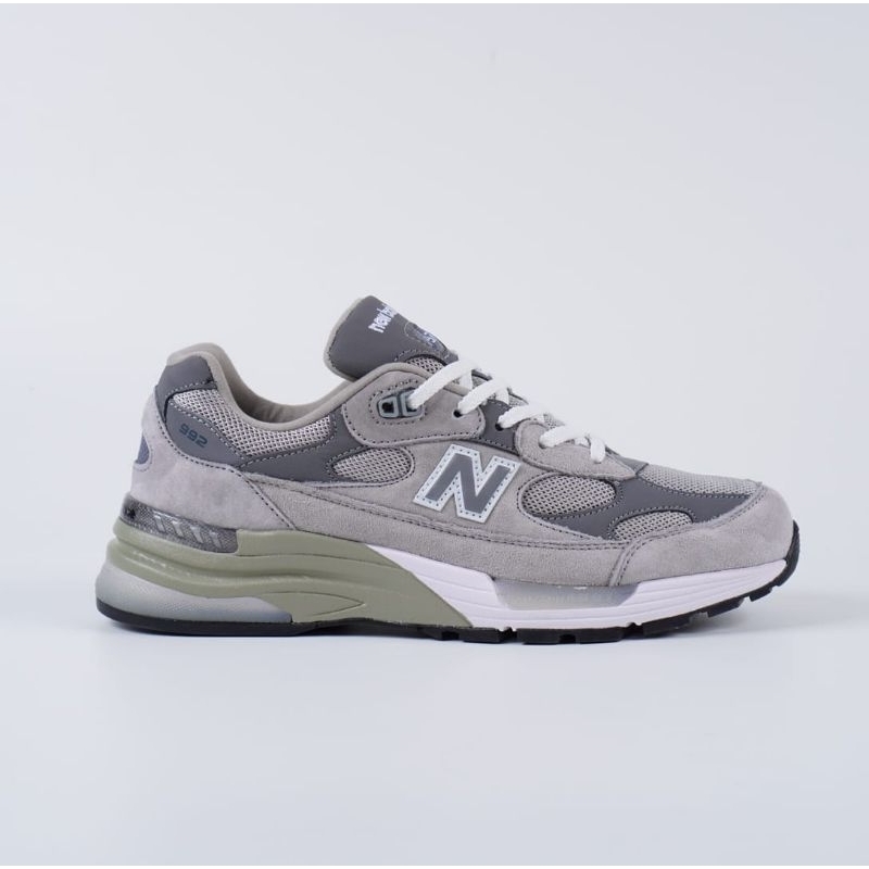 Sepatu New Balance 992 Grey