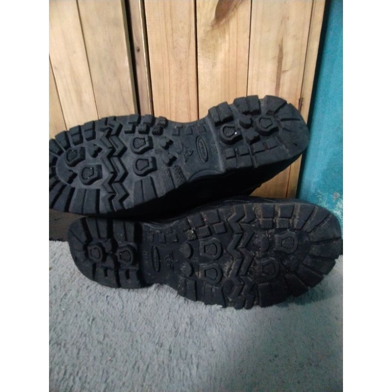 Sepatu gunung Treksta military boots/sepatu gunung/sepatu boots