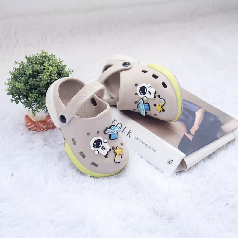 Sandal fuji anak cowok tali belakang usia 2/5tahun motif jibitz lucu terbaru