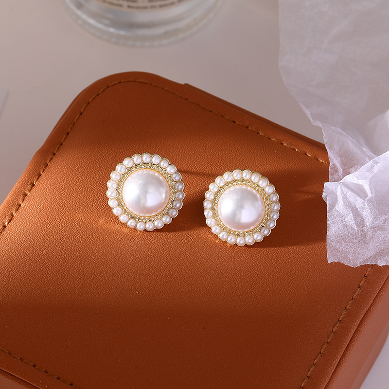 S925 Silver Needle Retro French Round Pearl Earrings Light Luxury High Baroque Earrings Temperament korea wanita aksesoris Anting tusuk