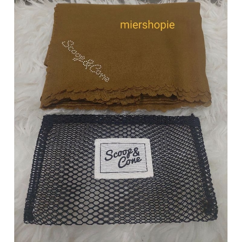 PRELOVED ‼️  HIJAB SCOOP & CONE  BY MONEL INCLUDE POUCH