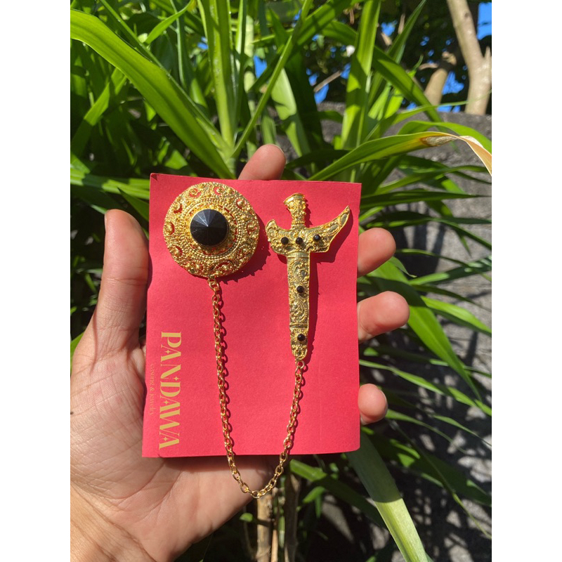 Pnadawa Jewelry - Bros Alpaka Bali cocok untuk Acara Pernikahan/Wisuda/Pertunangan Motif *Keris Tame
