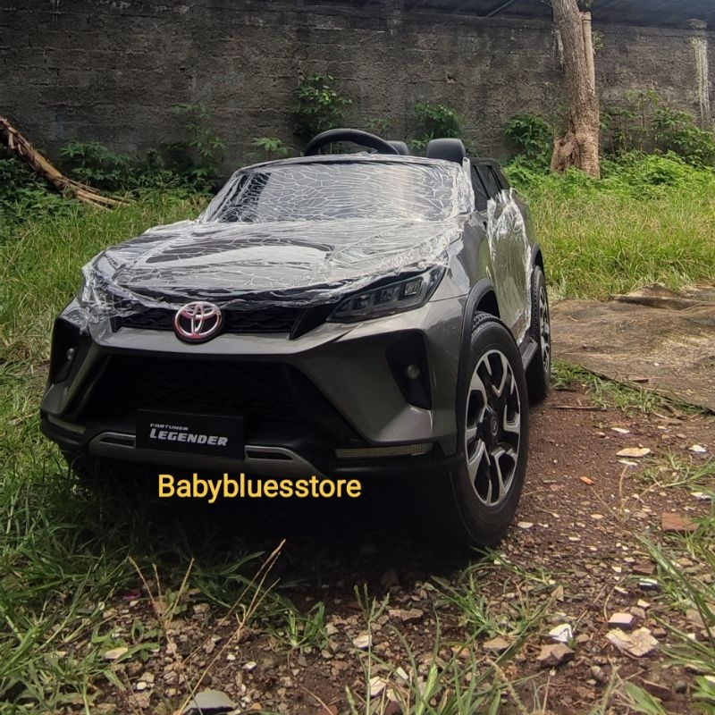 Mainan Mobil aki Anak TOYOTA FORTUNER LEGENDER M7588 with remote control - (ABU)